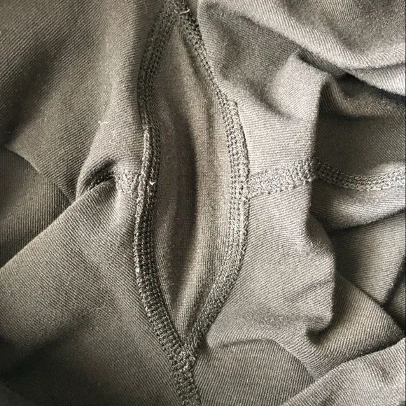 Lululemon Wide Leg Crops Sz 4 - Picture 9 of 12